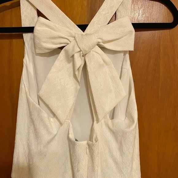 Off White Jessica Simpson Dress with Embossed Flowers Large Back Bow, Size 10 - Picture 3 of 4